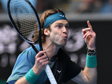 家隊闖入四 家隊闖入四